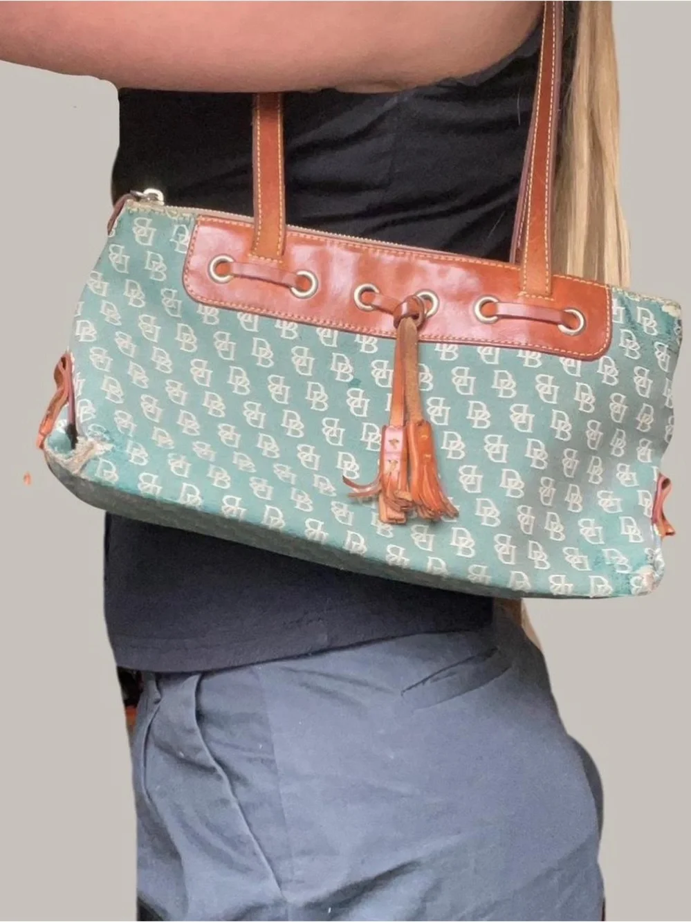 Dooney & Bourke flaws shown
